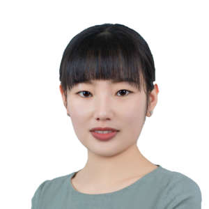 Bilingual associate attorney Liyun Yang of Reeves Lavallee PC